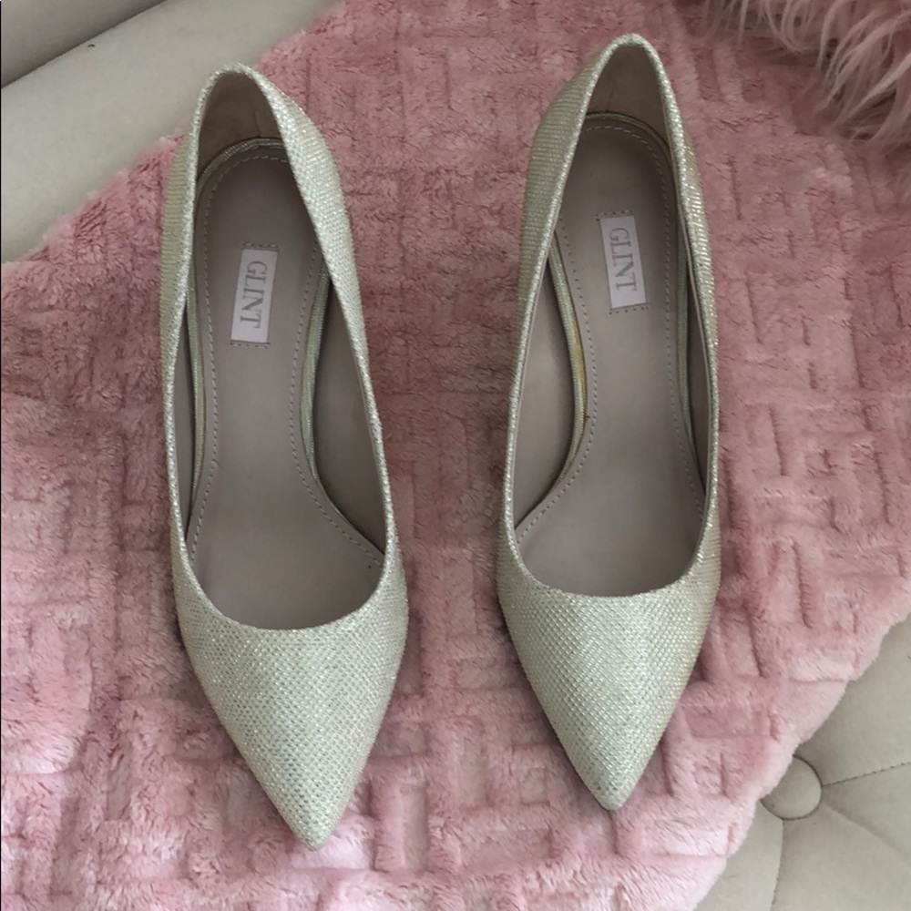 Glint brand heels gold sparkle size 5